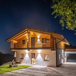 Bergchaletweitblick Chalet